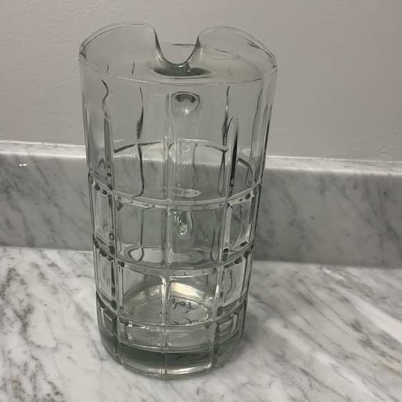 Vintage MCM Anchor Hocking TARTAN CLEAR 50 Oz Glass Pitcher w/ ice lip - Picture 2 of 3